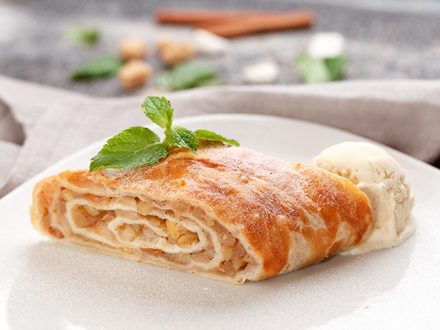 Штрудель с яблоками