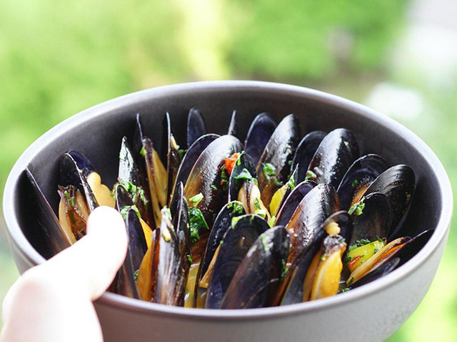 Мидии с соусом чили-чеснок