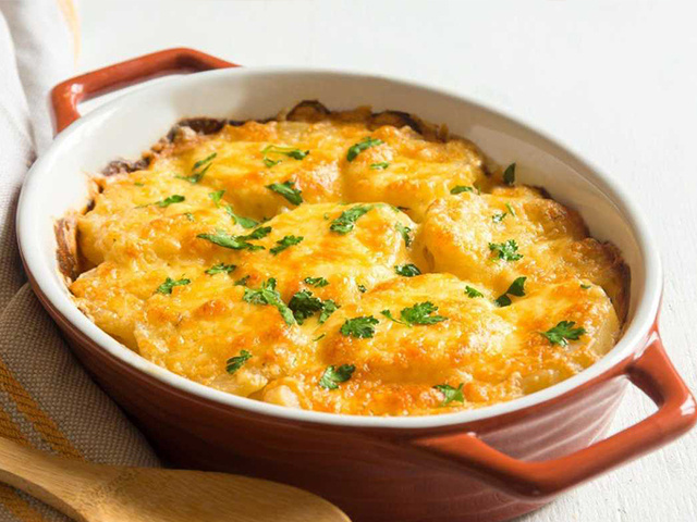 Картофель запеченный под сыром